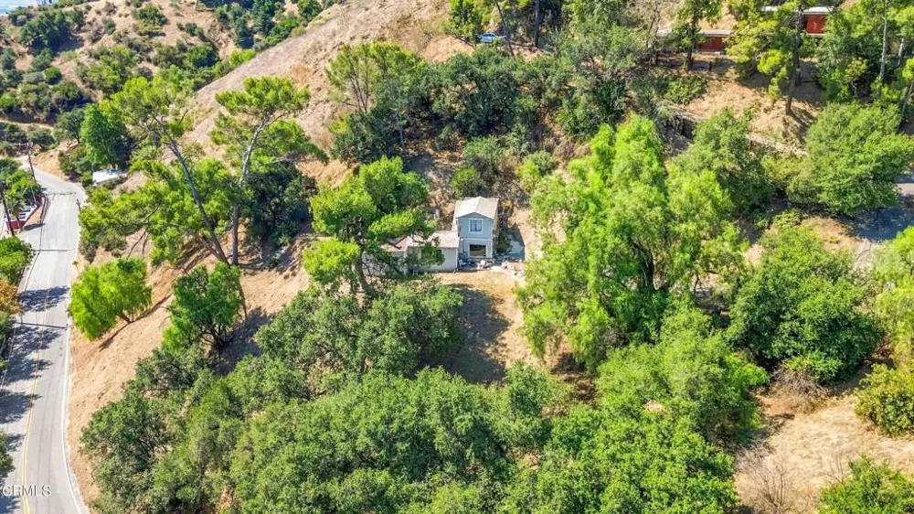 12211 Forest Trail Sylmar, CA 91342