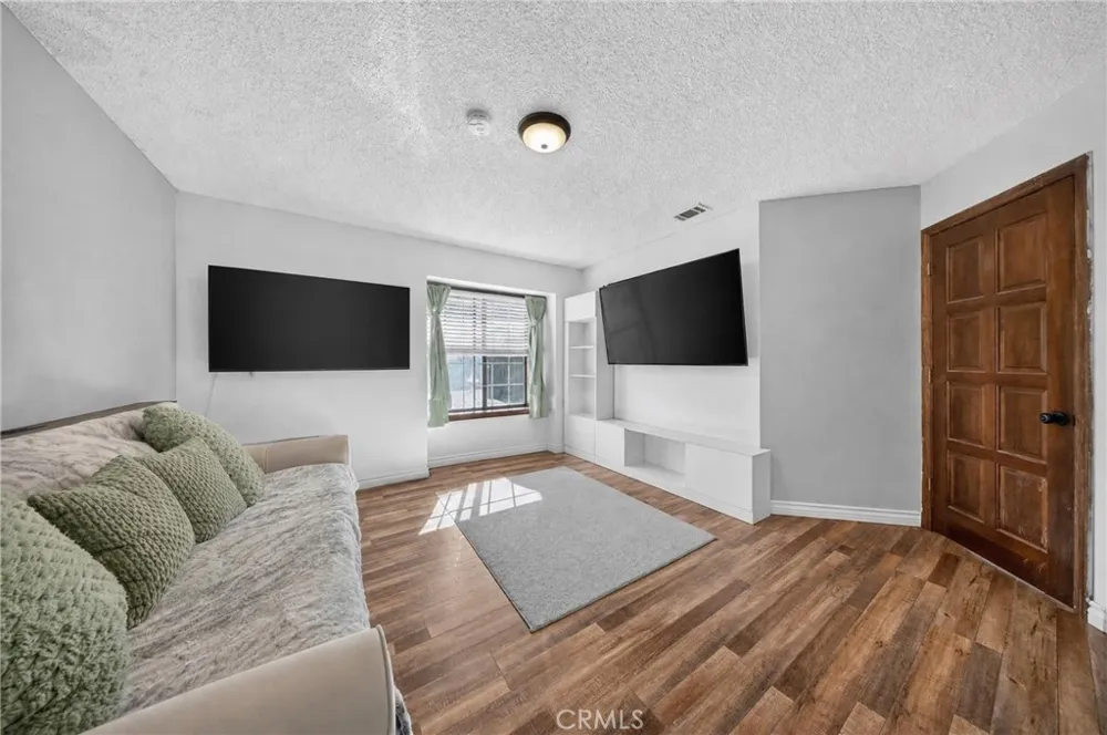 14070 Seminole Apple Valley, CA 92307