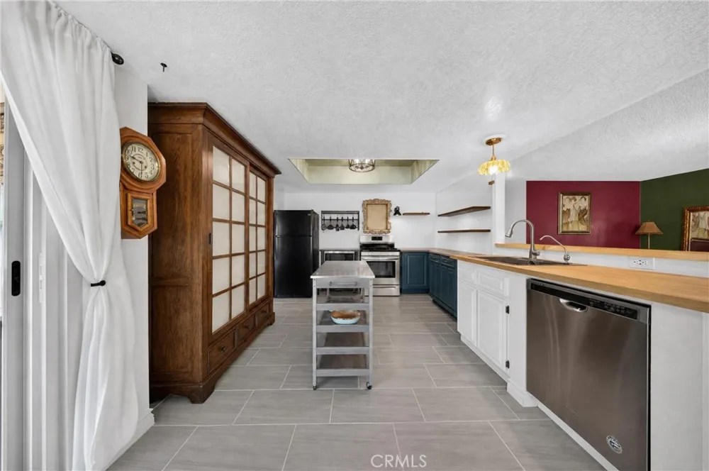 14070 Seminole Apple Valley, CA 92307