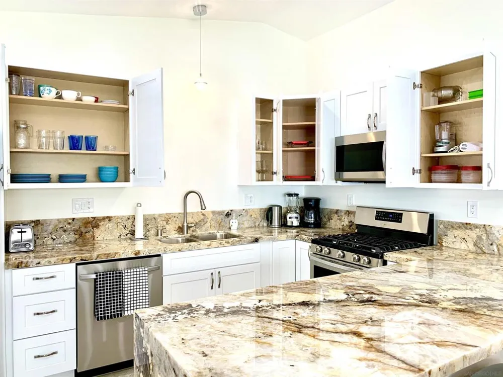 7674 La Jolla Blvd La Jolla, CA 92037