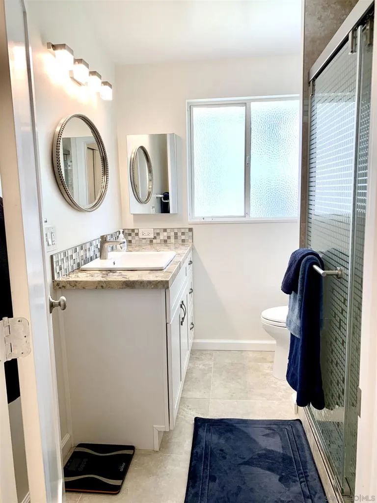 7674 La Jolla Blvd La Jolla, CA 92037