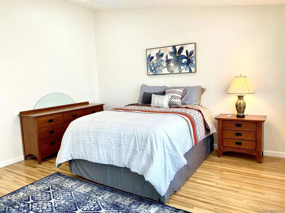 7674 La Jolla Blvd La Jolla, CA 92037