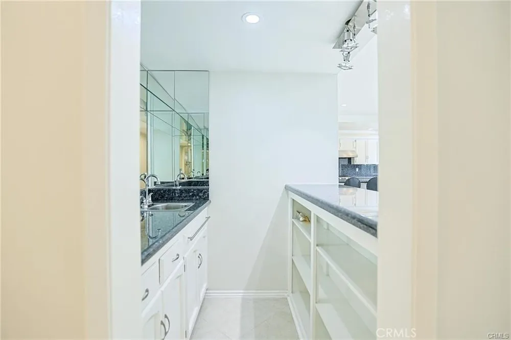 14512 Southfield Westminster, CA 92683