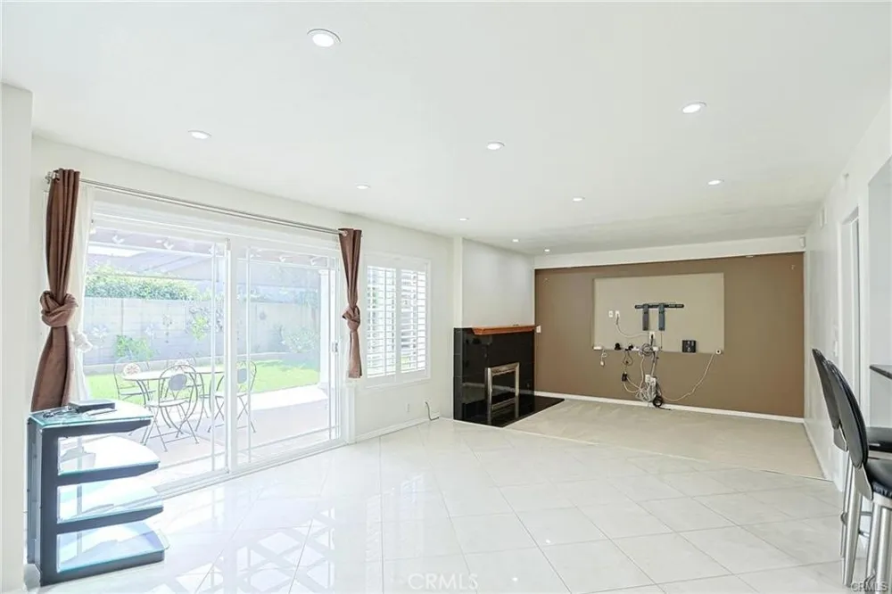 14512 Southfield Westminster, CA 92683