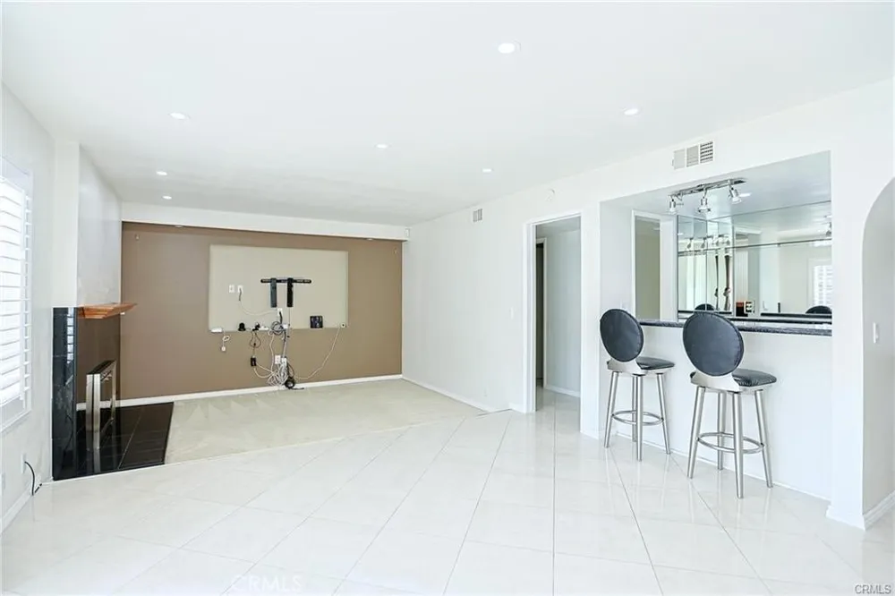 14512 Southfield Westminster, CA 92683