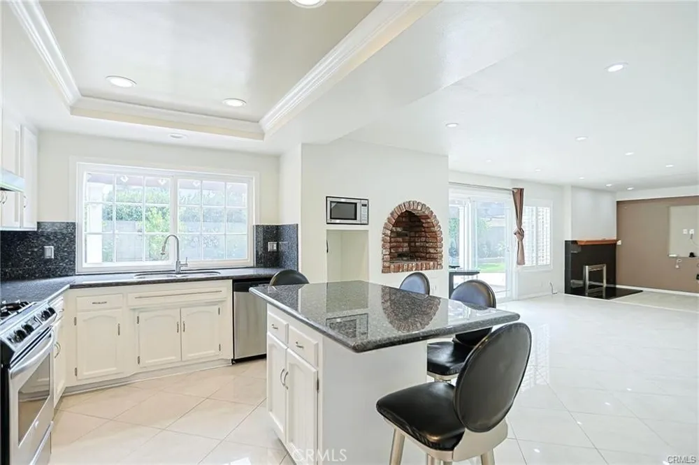 14512 Southfield Westminster, CA 92683