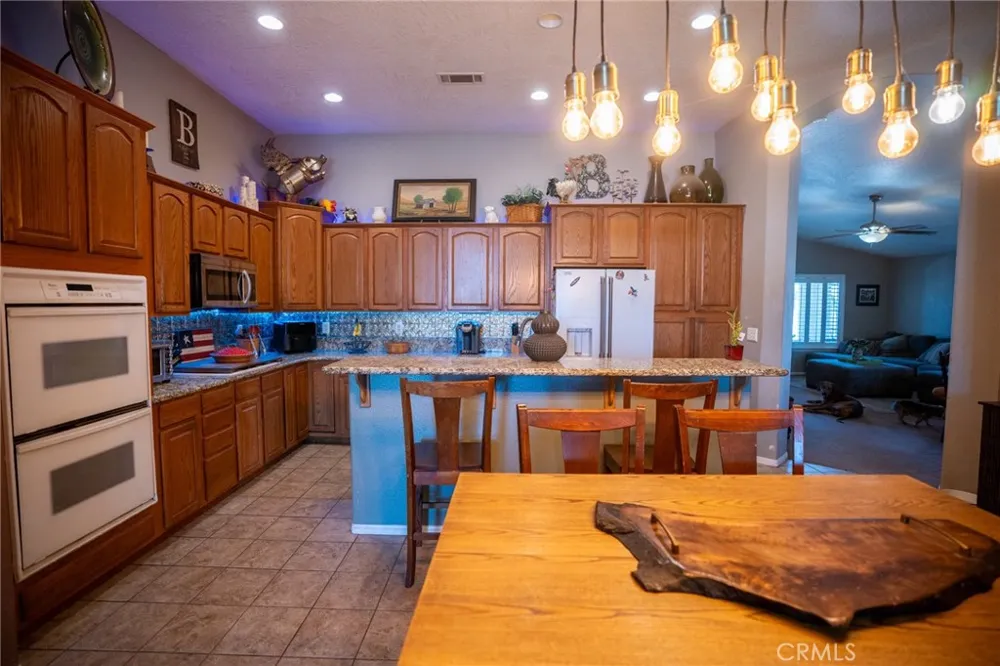 7141 Redwood Street Hesperia, CA 92345