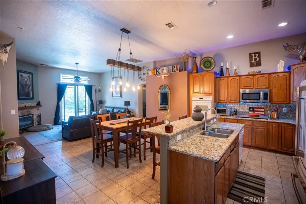 7141 Redwood Street Hesperia, CA 92345