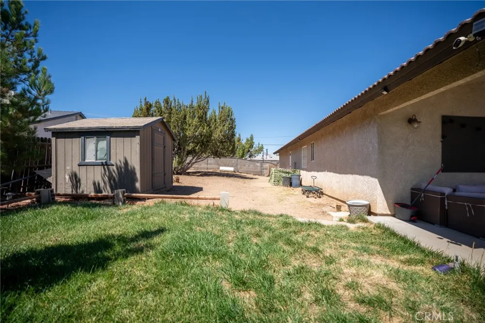 7141 Redwood Street Hesperia, CA 92345