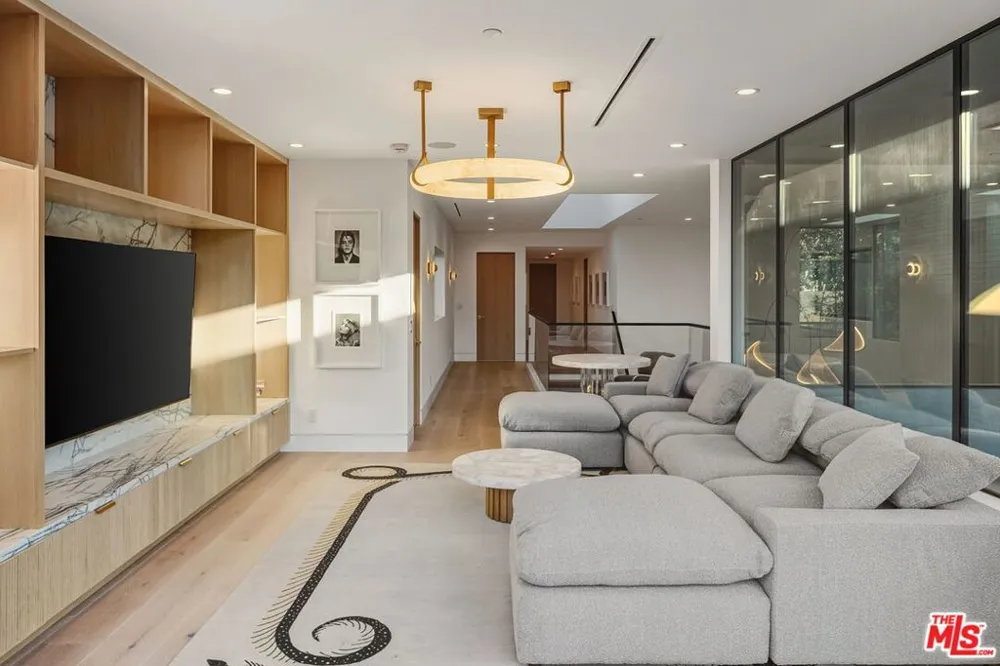 738 Palms Boulevard Venice, CA 90291