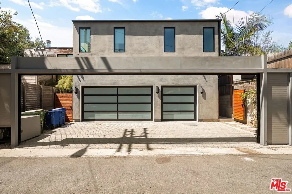 738 Palms Boulevard Venice, CA 90291