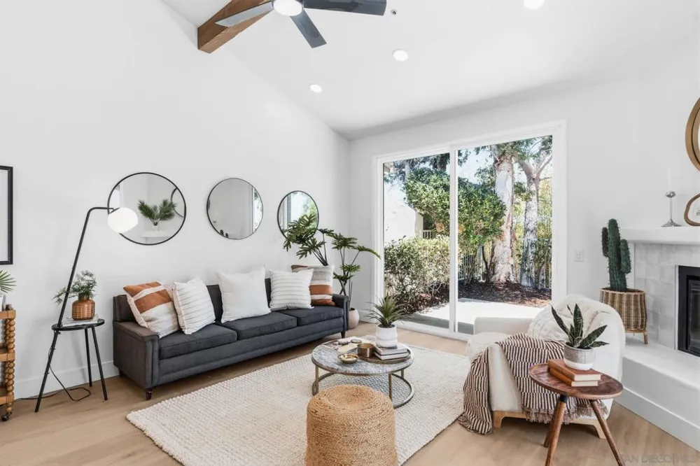 4849 Flying Cloud Way Carlsbad, CA 92008