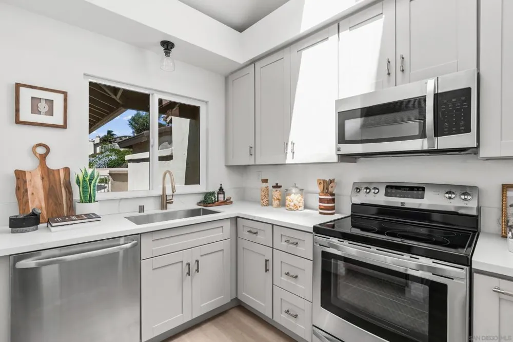 4849 Flying Cloud Way Carlsbad, CA 92008