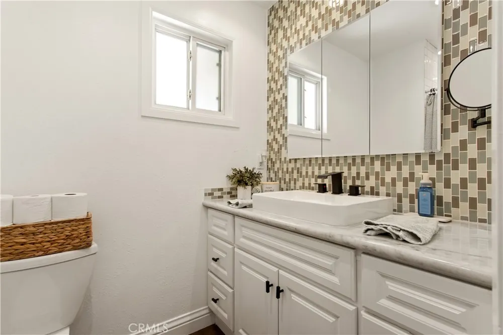 1143 E Juanita Avenue Glendora, CA 91740