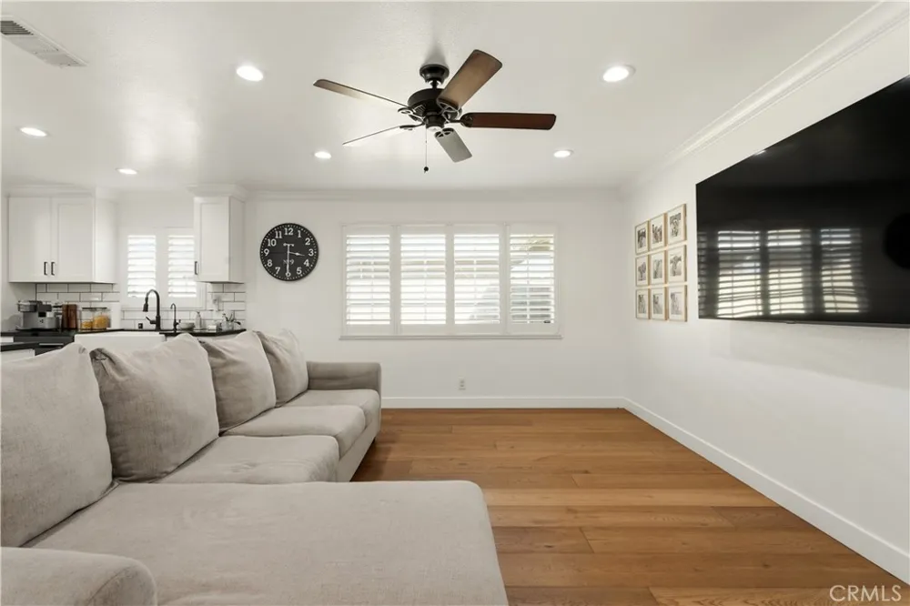 1143 E Juanita Avenue Glendora, CA 91740
