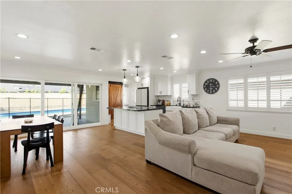 1143 E Juanita Avenue Glendora, CA 91740