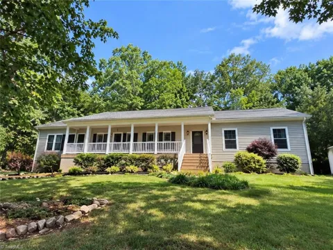 1507 Ridgewood Road
