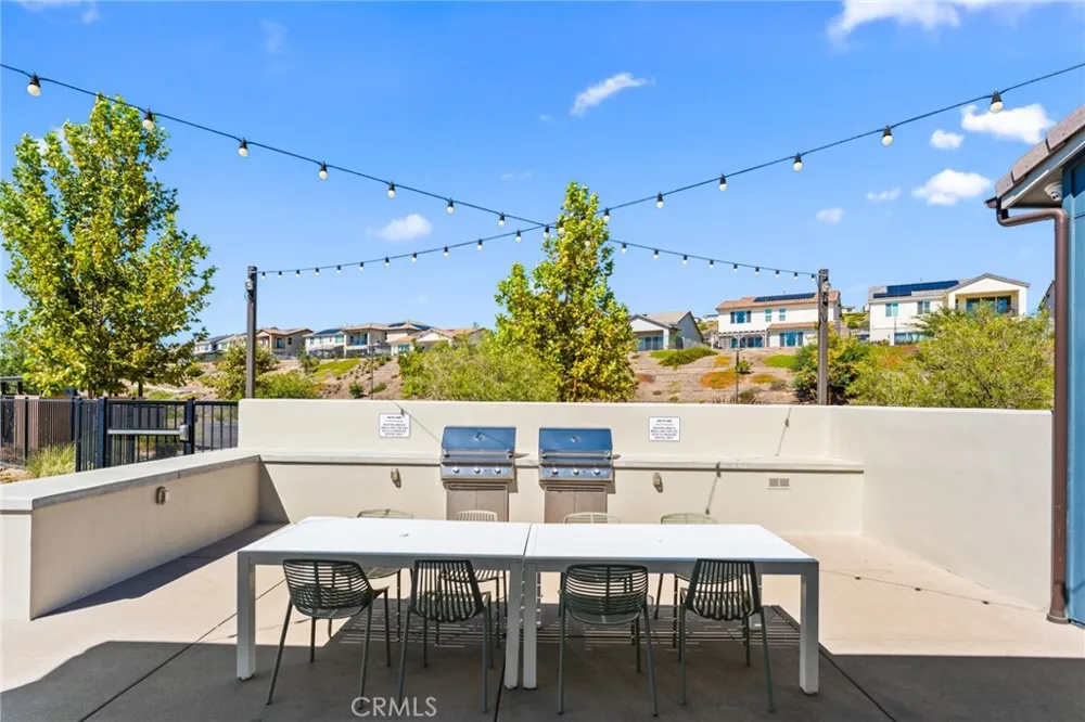 17700 Ridgeline Court Saugus, CA 91350