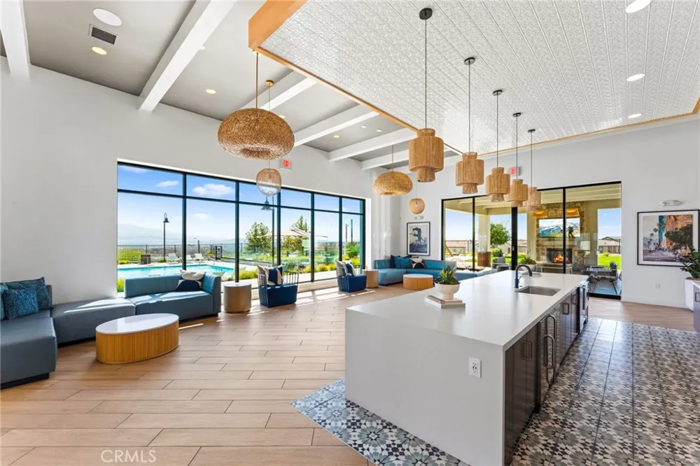 17700 Ridgeline Court Saugus, CA 91350