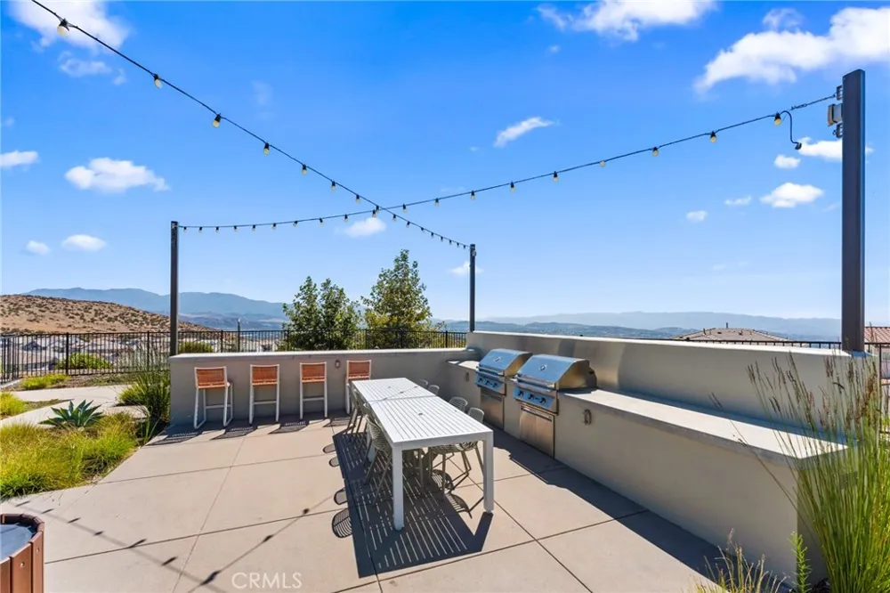 17700 Ridgeline Court Saugus, CA 91350