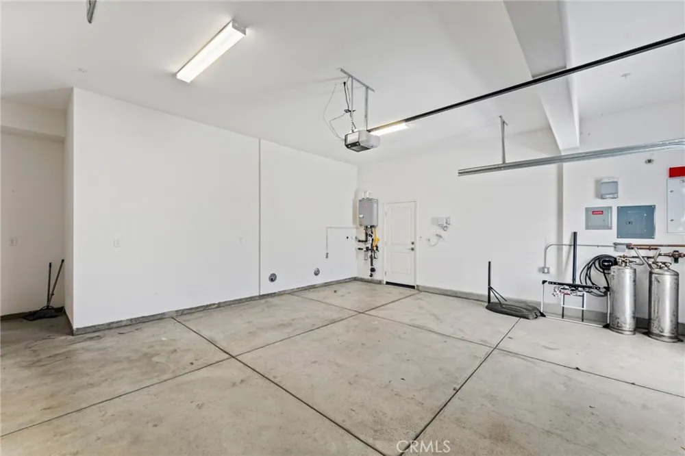 17700 Ridgeline Court Saugus, CA 91350