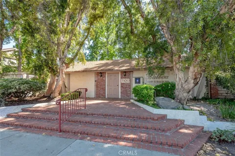 7100 Balboa Boulevard #807