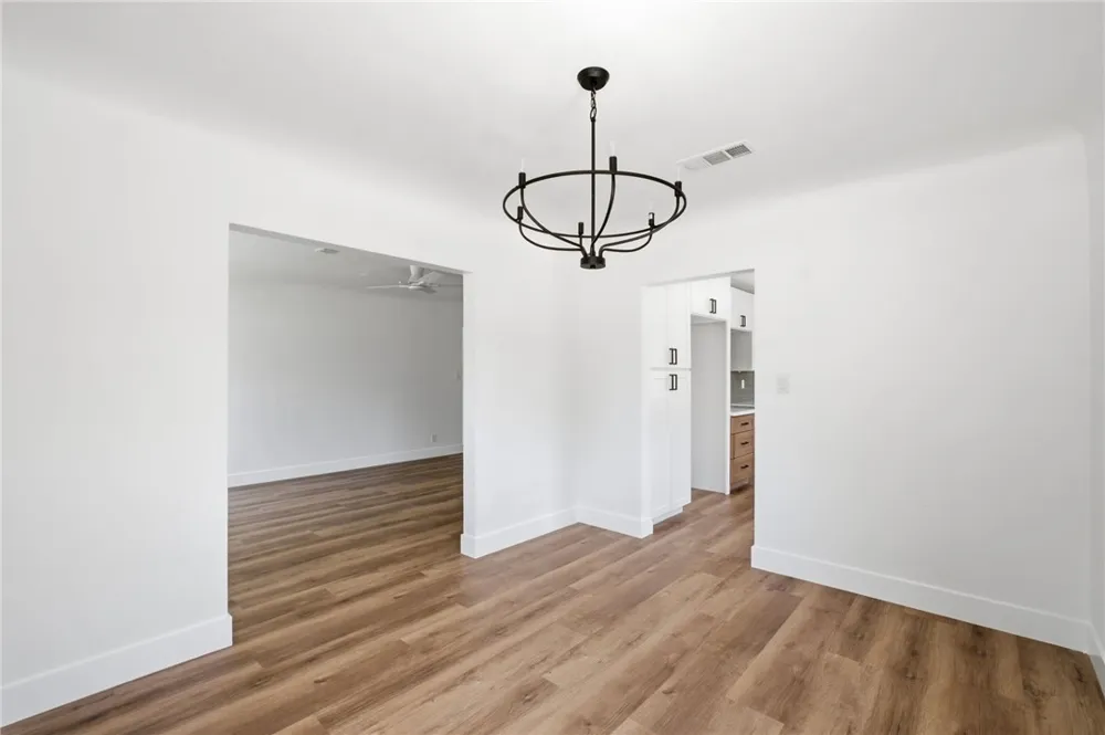 250 Holtby Bakersfield, CA 93304