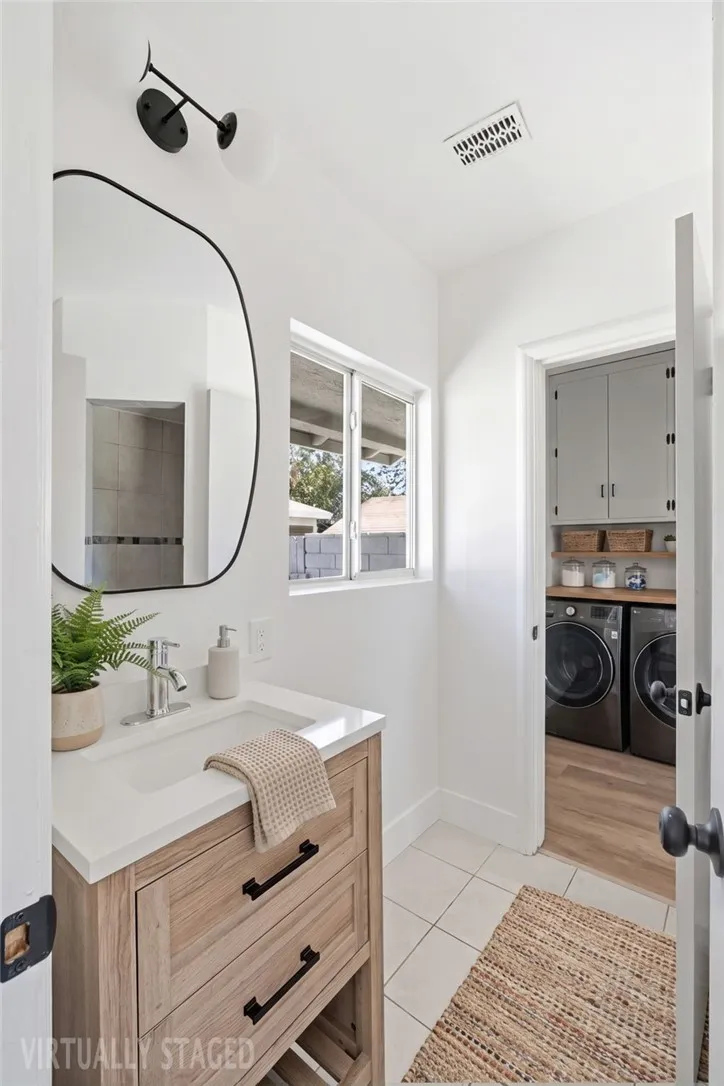 250 Holtby Bakersfield, CA 93304