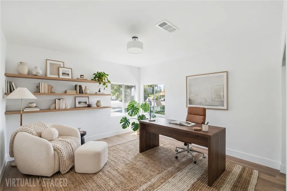250 Holtby Bakersfield, CA 93304