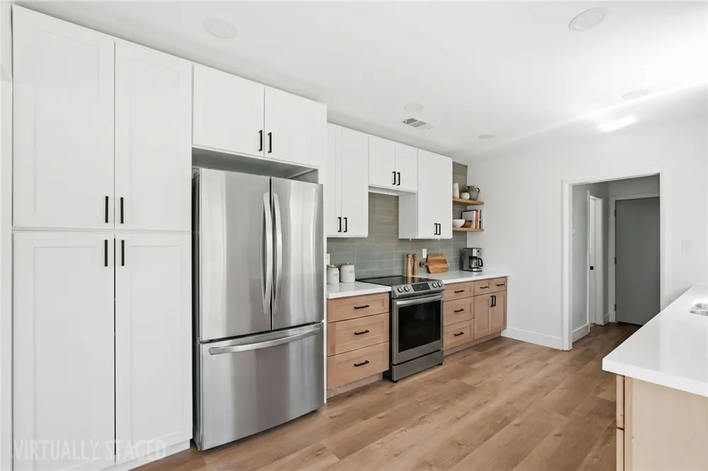 250 Holtby Bakersfield, CA 93304