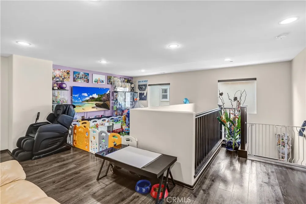16765 Buttonwood Fontana, CA 92336