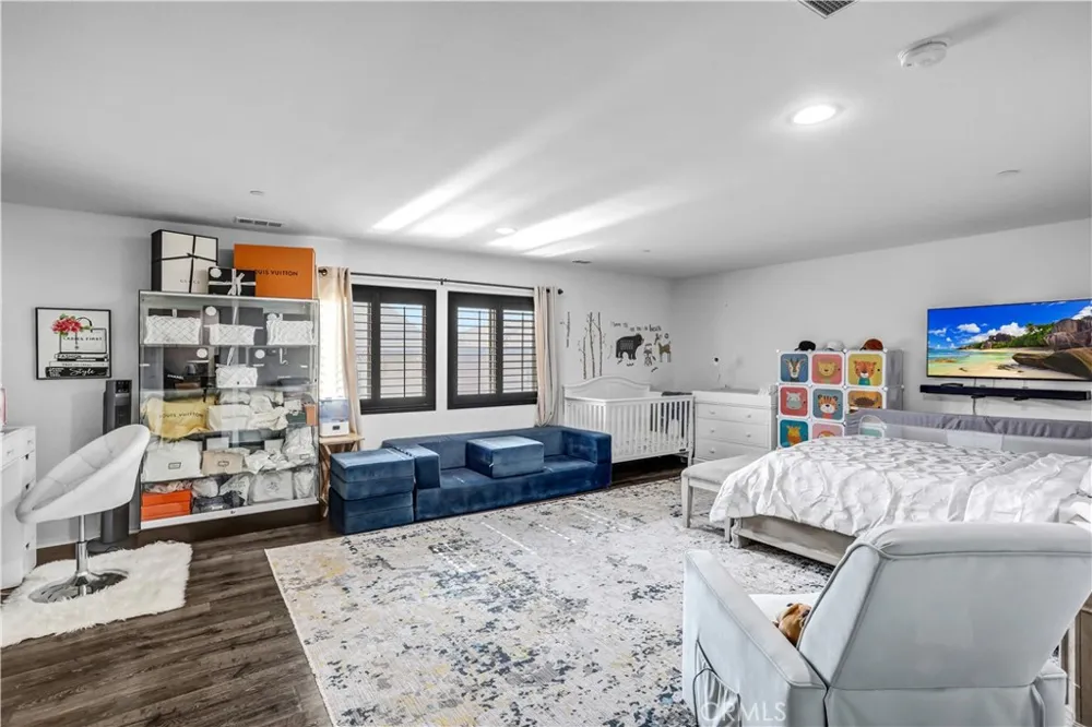 16765 Buttonwood Fontana, CA 92336