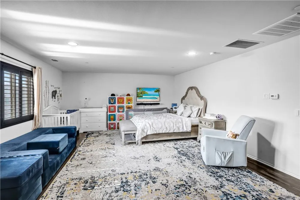16765 Buttonwood Fontana, CA 92336