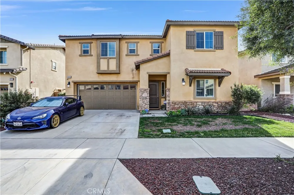 16765 Buttonwood Fontana, CA 92336