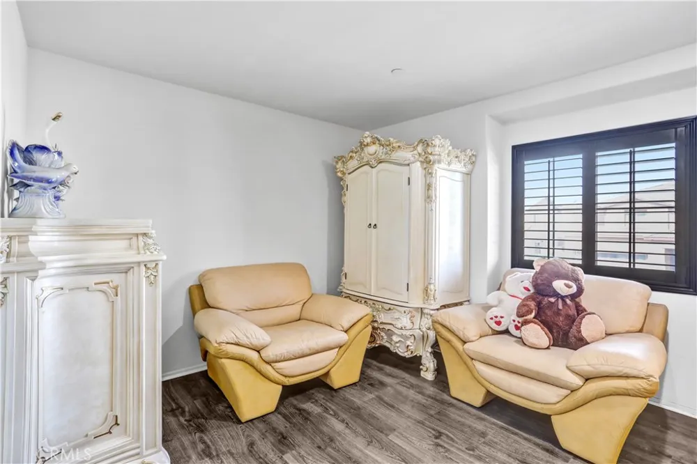 16765 Buttonwood Fontana, CA 92336