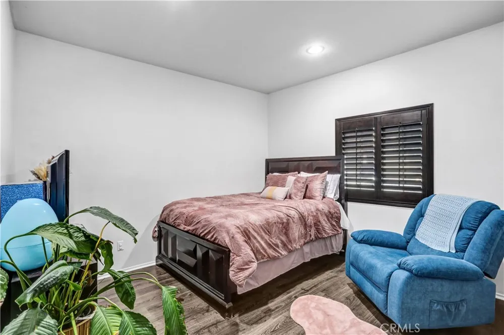 16765 Buttonwood Fontana, CA 92336