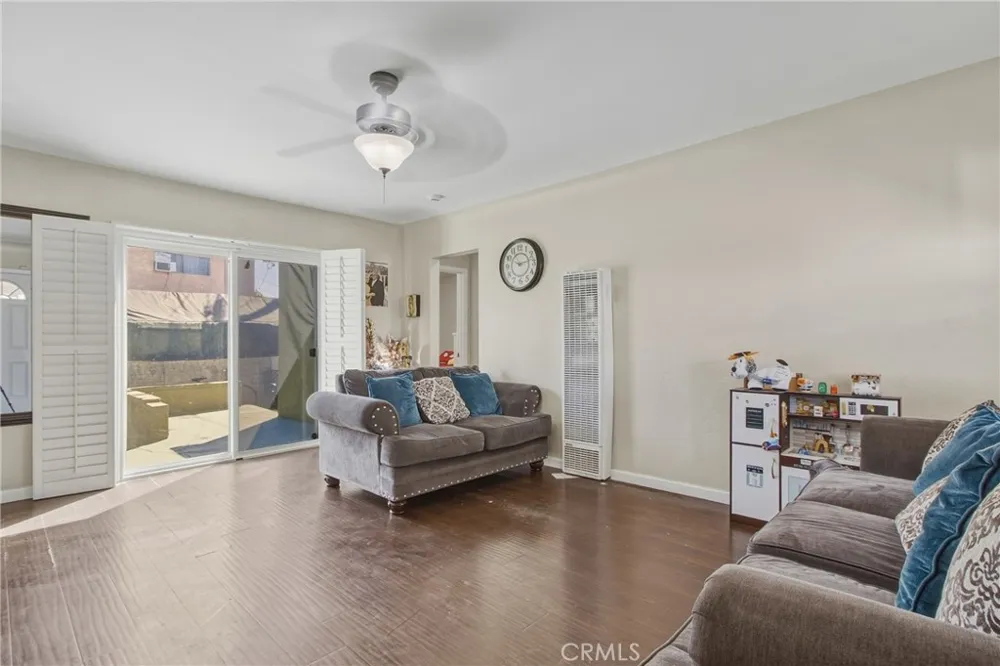 1006 Matthisen Compton, CA 90220