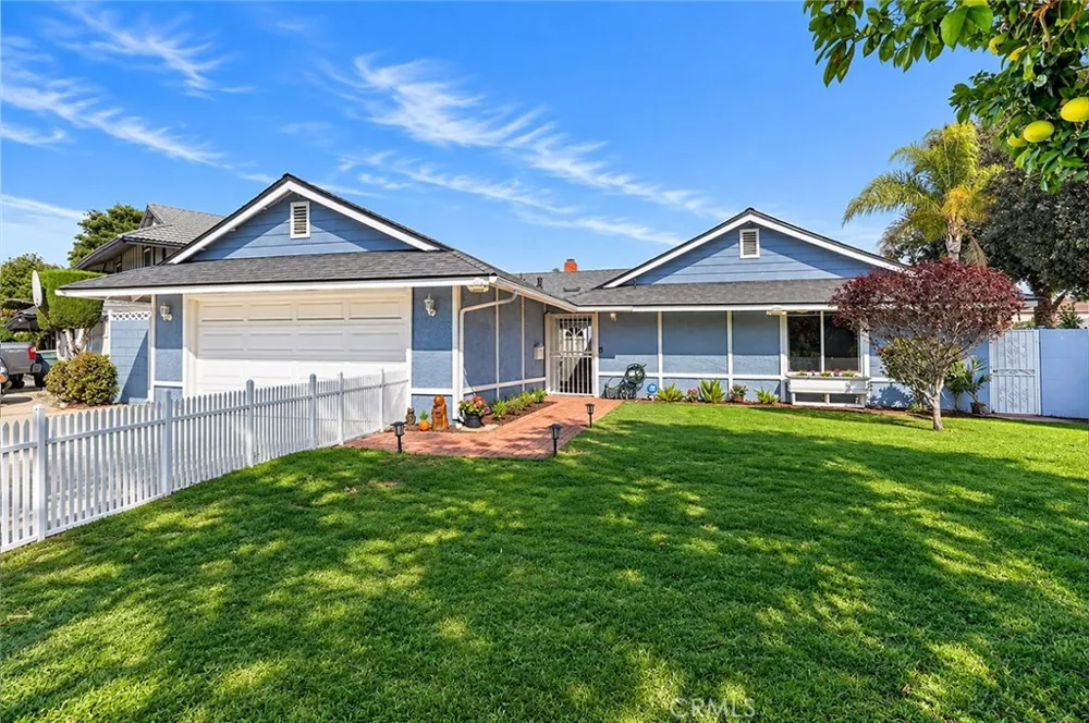 1630 E Edgecomb Covina, CA 91724