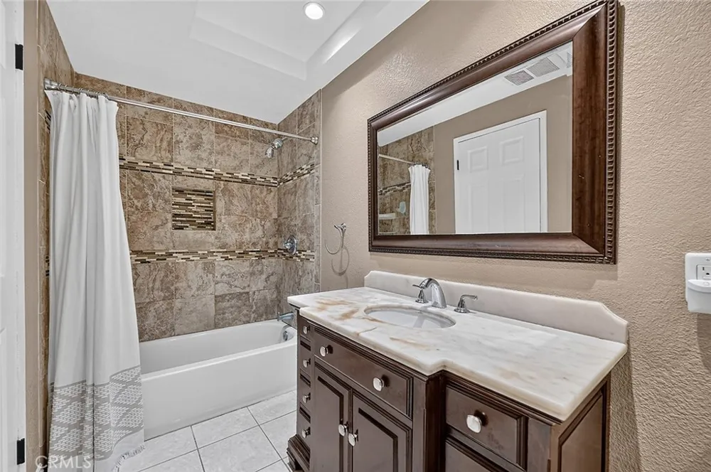 1630 E Edgecomb Covina, CA 91724