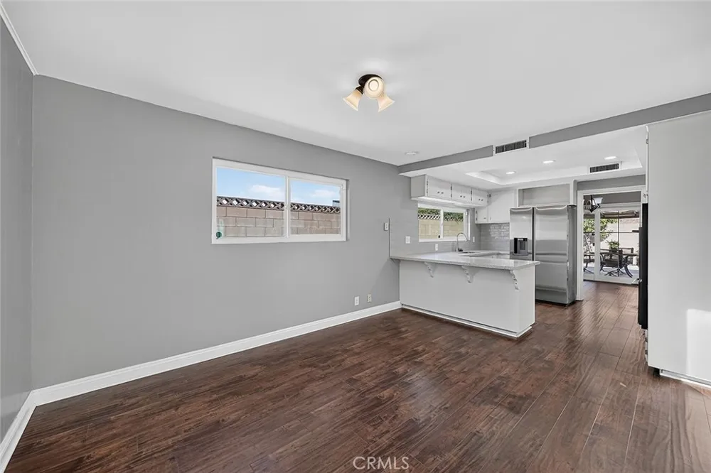 1630 E Edgecomb Covina, CA 91724