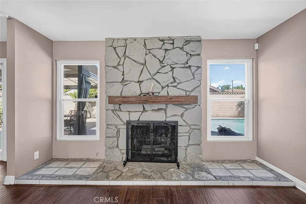 1630 E Edgecomb Covina, CA 91724