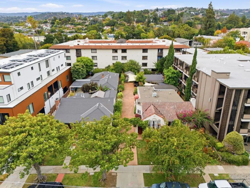 768 Elm Street San Carlos, CA 94070