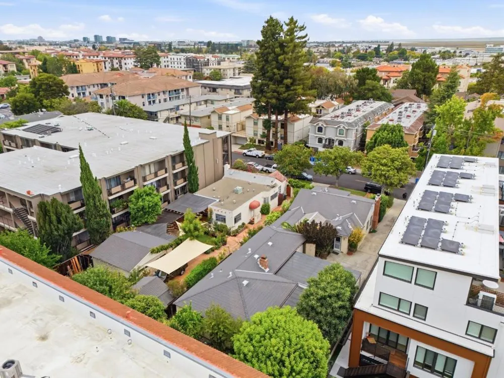 768 Elm Street San Carlos, CA 94070