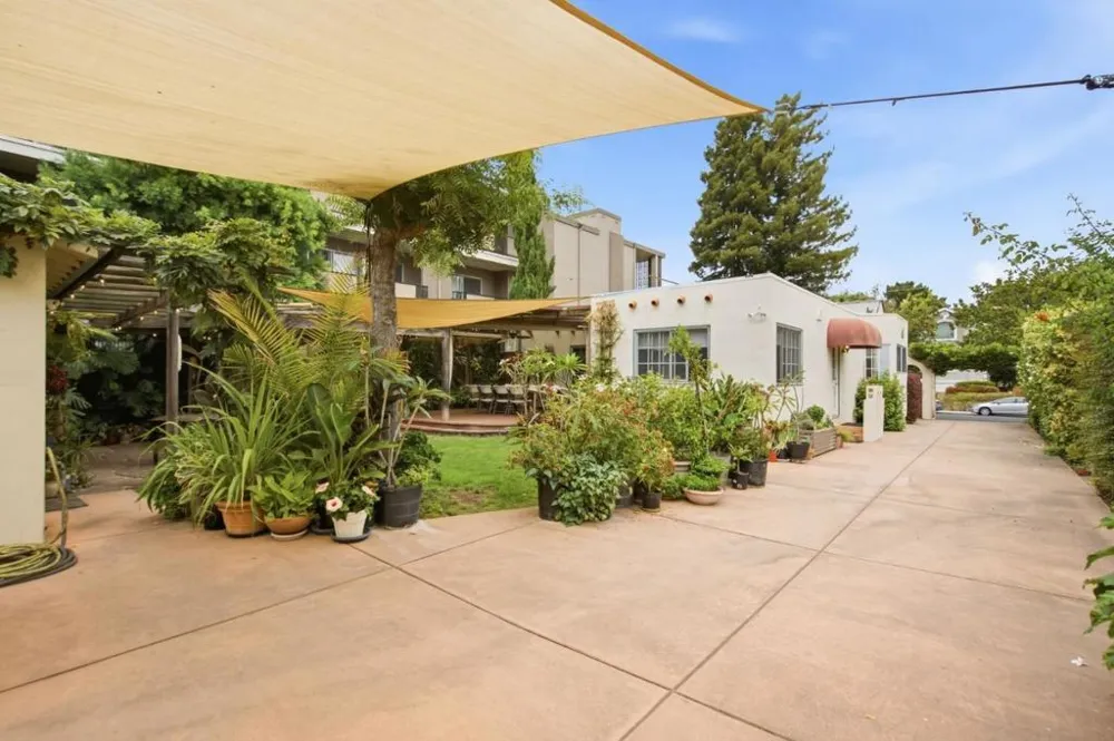 768 Elm Street San Carlos, CA 94070