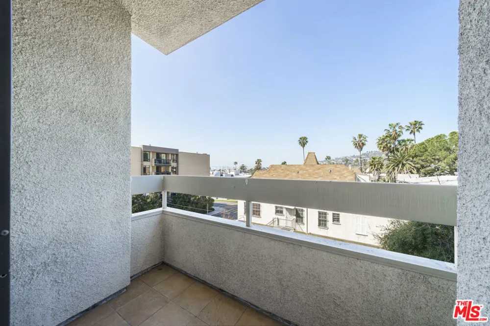 1601 Fuller Avenue #303 Los Angeles, CA 90046