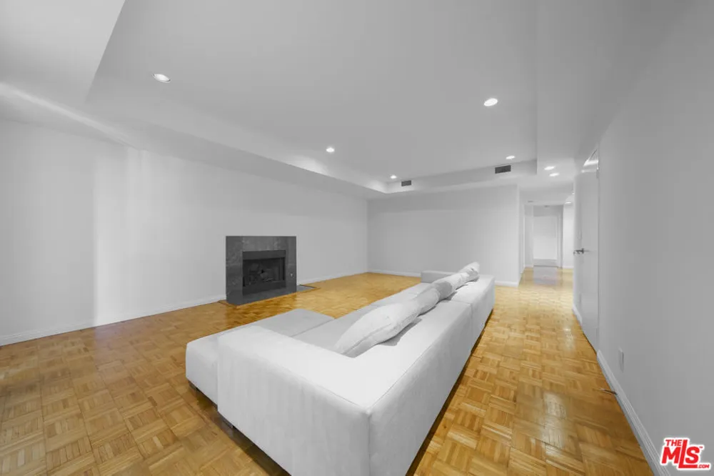 1601 Fuller Avenue #303 Los Angeles, CA 90046
