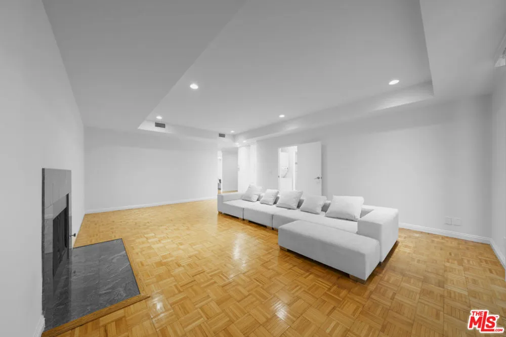 1601 Fuller Avenue #303 Los Angeles, CA 90046