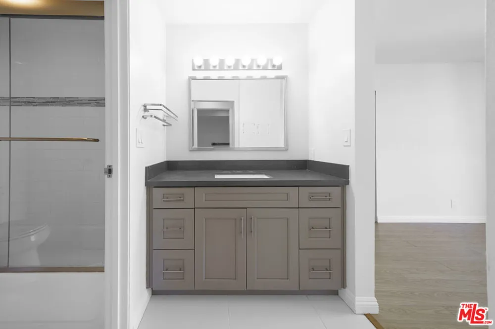 1601 Fuller Avenue #303 Los Angeles, CA 90046