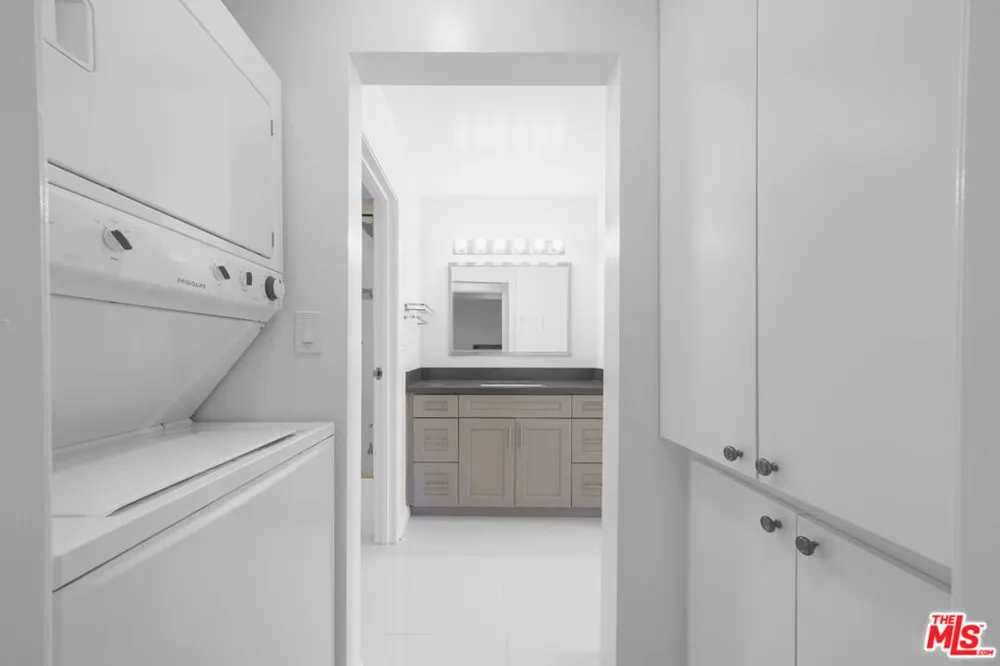 1601 Fuller Avenue #303 Los Angeles, CA 90046