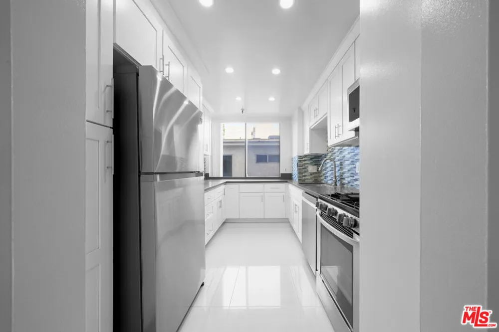 1601 Fuller Avenue #303 Los Angeles, CA 90046